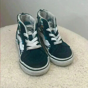 Vans off the wall toddler high tops size 5. In great condition!